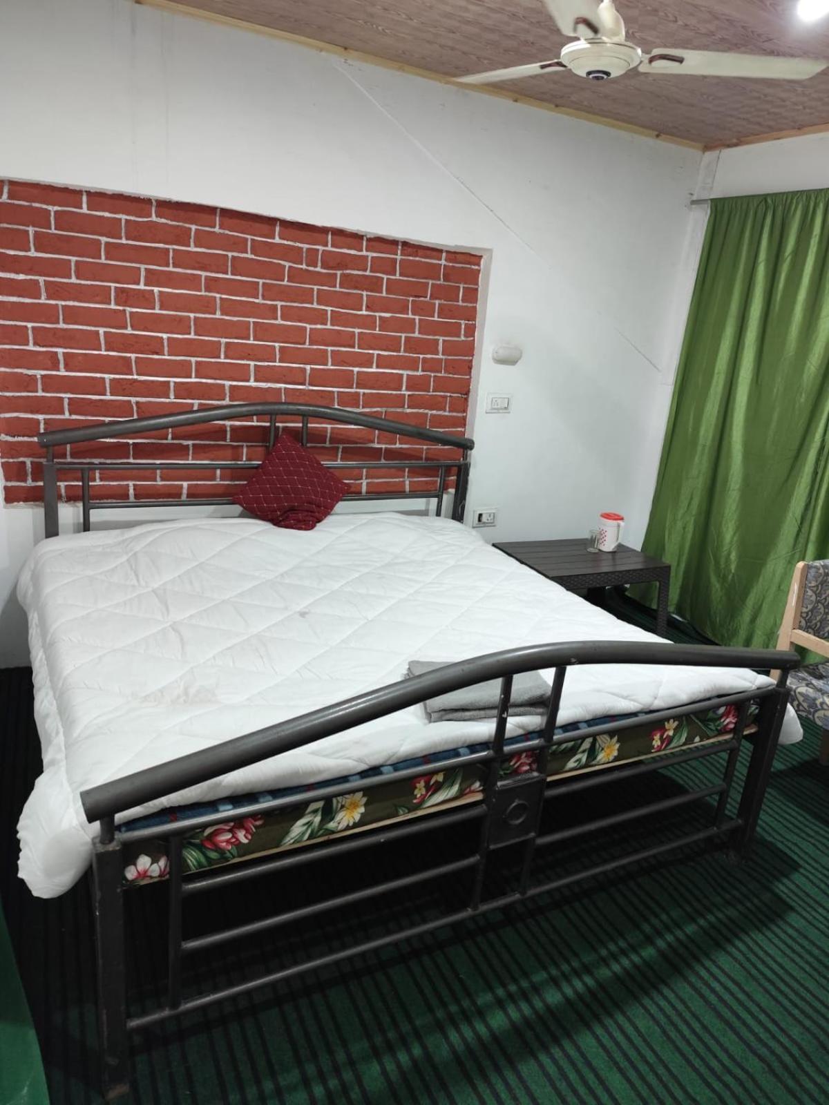 Hotel New Heaven Canal Srīnagar 外观 照片