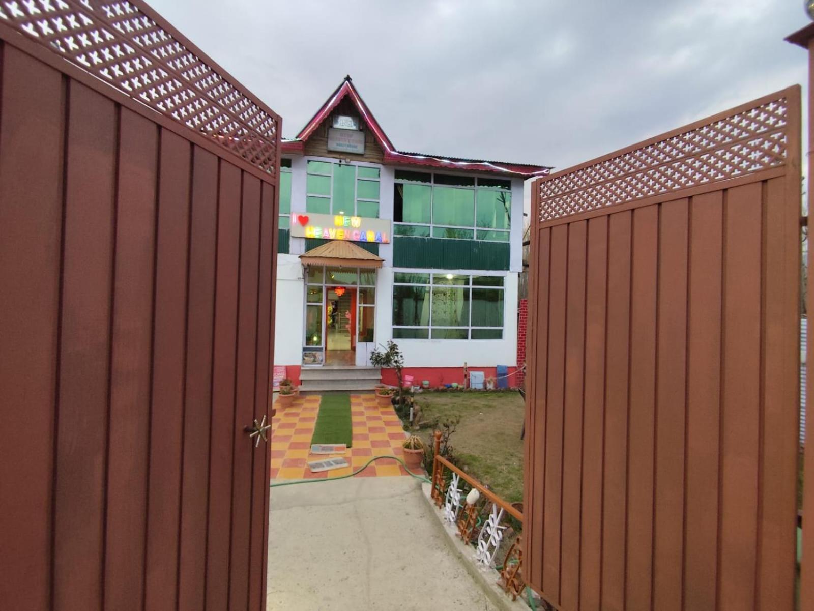 Hotel New Heaven Canal Srīnagar 外观 照片